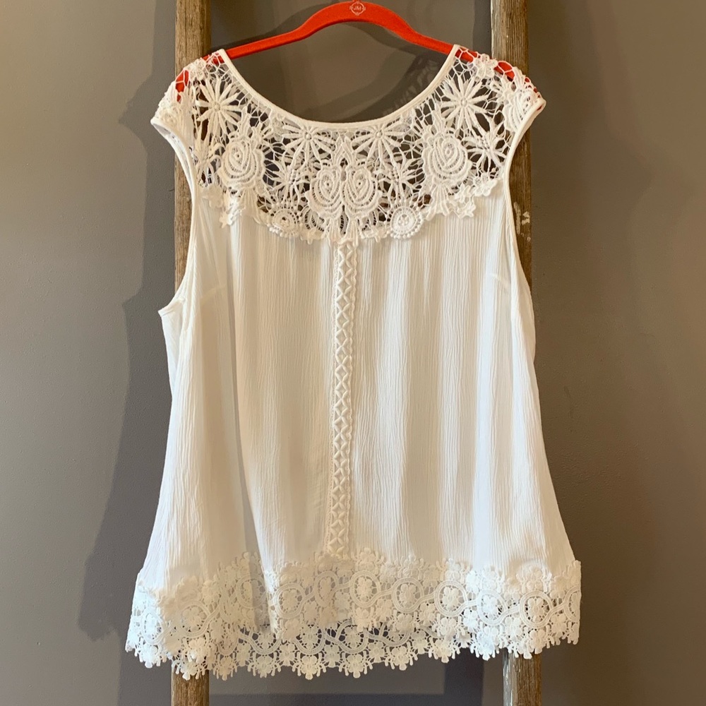 EUC White 1X American Rag Lace Tank